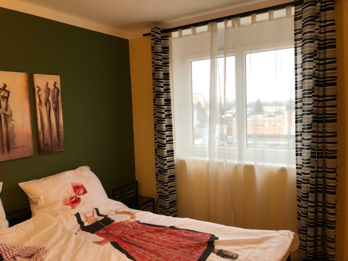 Kmheim, Cozy 103M2 Apartment, With 3 Bedroom And Covered Free Parking Place, Close To City Center Graz Exterior photo